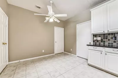 317 Vantage Pointe Circle, League City, TX 77573 - Photo 10