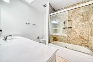 13376 Trail Hollow Dr, Houston, TX 77079 - Photo 20