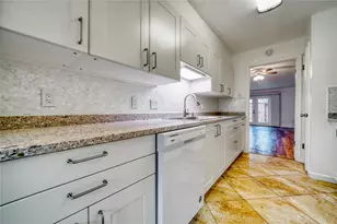 13376 Trail Hollow Dr, Houston, TX 77079 - Photo 10