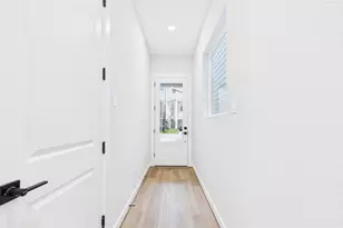 5030 Creekmont Dr, Houston, TX 77091 - Photo 6