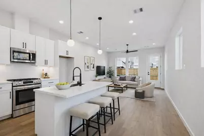 5030 Creekmont Drive, Houston, TX 77091 - Photo 2