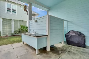 2276 Trinidad Dr, Crystal Beach, TX 77650 - Photo 22