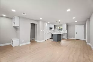 6162 Beldart St, Houston, TX 77033 - Photo 8