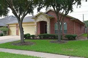 12903 Flat Creek Dr, Pearland, TX 77584 - Photo 2