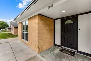 2006 17th Ave N, Texas City, TX 77590 - Photo 2