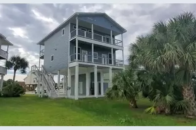 3903 Pirates Beach Blvd Court, Galveston, TX 77554 - Photo 2
