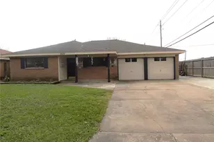 2429 16th Ave N, Texas City, TX 77590 - Photo 1
