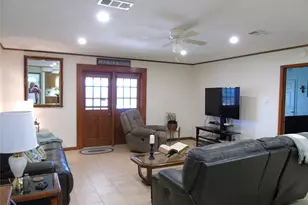 2429 16th Ave N, Texas City, TX 77590 - Photo 6