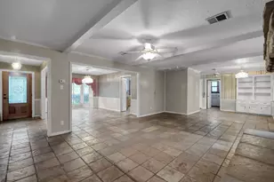 105 Broken Bough Ln, Conroe, TX 77304 - Photo 12