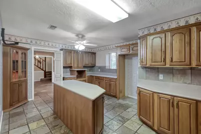 105 Broken Bough Lane, Conroe, TX 77304 - Photo 10