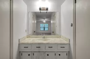 105 Broken Bough Ln, Conroe, TX 77304 - Photo 24