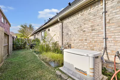 15615 Marble Canyon Way, Houston, TX 77044 - Photo 8