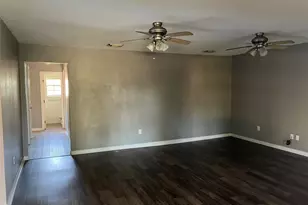 1405 Northview Dr, Angleton, TX 77515 - Photo 4