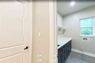 4 Lake Forest Dr, Conroe, TX 77384 - Photo 12