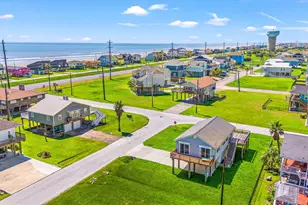 22022 Zachary Dr, Galveston, TX 77554 - Photo 30