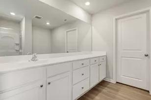 8205 Burnt Orchid Dr, Houston, TX 77016 - Photo 10