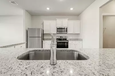 8205 Burnt Orchid Drive, Houston, TX 77016 - Photo 4