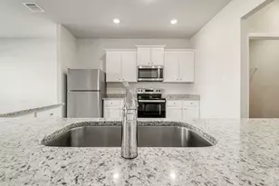 8205 Burnt Orchid Dr, Houston, TX 77016 - Photo 4