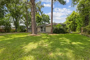 2818 Ellington St, Houston, TX 77088 - Photo 2