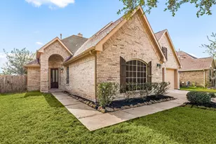 2407 Quiet Arbor Ln, Pearland, TX 77581 - Photo 2