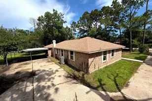 748 County Rd 296D, Alvin, TX 77511 - Photo 4