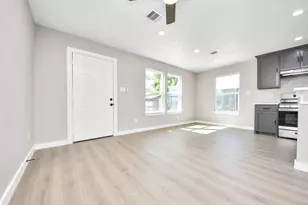 305 Mayford St, Houston, TX 77076 - Photo 12