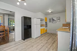 307 E Barton St, Calvert, TX 77837 - Photo 8
