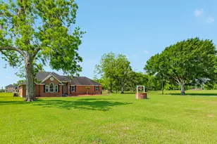 154 Horse Shoe Trail, Angleton, TX 77515 - Photo 32