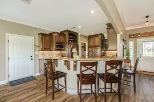 154 Horse Shoe Trail, Angleton, TX 77515 - Photo 8