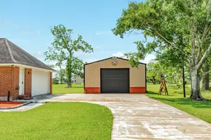 154 Horse Shoe Trail, Angleton, TX 77515 - Photo 18