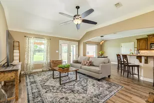 154 Horse Shoe Trail, Angleton, TX 77515 - Photo 4