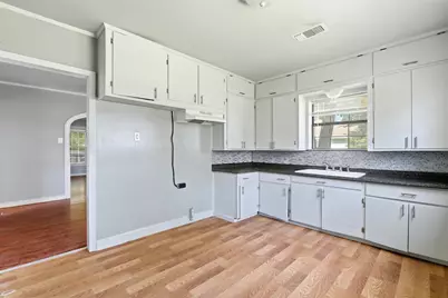 800 E Lobit Street, Baytown, TX 77520 - Photo 10