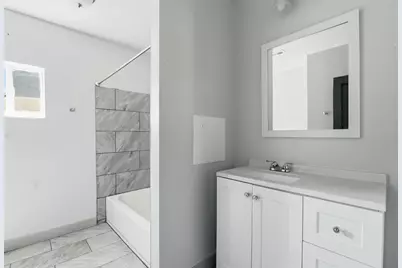 800 E Lobit Street, Baytown, TX 77520 - Photo 14