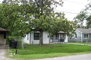 7522 S Hall St, Houston, TX 77028 - Photo 2