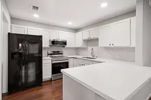 54 Sawmill Grove Ln, The Woodlands, TX 77380 - Photo 6