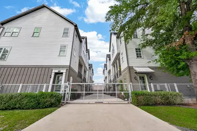 2218 Lou Ellen Lane #C, Houston, TX 77018 - Photo 2