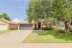 18202 Almonte Ln, Tomball, TX 77377 - Photo 2