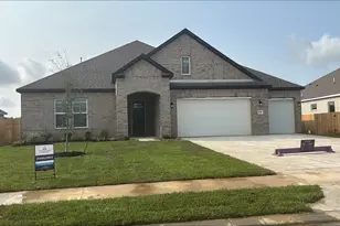 12102 Old Fashion Cir, Mont Belvieu, TX 77535 - Photo 2
