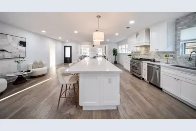 2501 Briarhurst Drive, Houston, TX 77057 - Photo 4