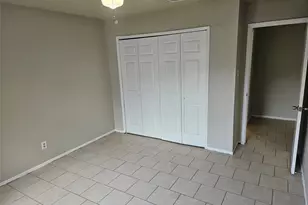 10111 Wild Hollow Ln, Houston, TX 77088 - Photo 6