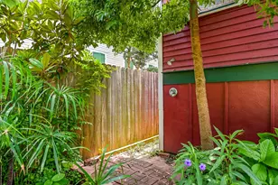 1518 21st St, Galveston, TX 77550 - Photo 36