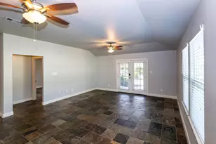 282 Debbie Ln, San Leon, TX 77539 - Photo 6