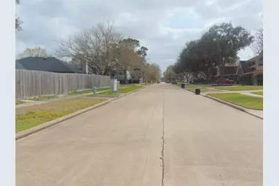 1809 Edinburg Avenue, League City, TX 77573 - Photo 30