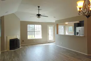 1809 Edinburg Ave, League City, TX 77573 - Photo 2