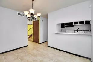 9350 Country Creek Dr, Houston, TX 77036 - Photo 10