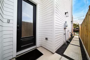1306 Laird St, Houston, TX 77008 - Photo 2