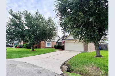 8010 Dogwood Court, Baytown, TX 77523 - Photo 4