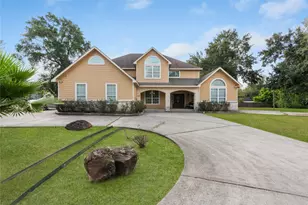 721 Oak Hill Ln, Pinehurst, TX 77362 - Photo 1