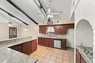 242 Ballantrae Ln, Houston, TX 77015 - Photo 10
