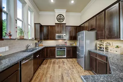 8932 Lakeshore Bend Drive, Houston, TX 77080 - Photo 10